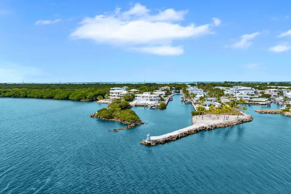 $3,700,000 | 76 Ocean Drive, Key Largo, FL 33037