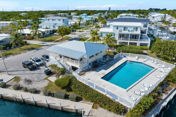 $3,700,000 | 76 Ocean Drive, Key Largo, FL 33037