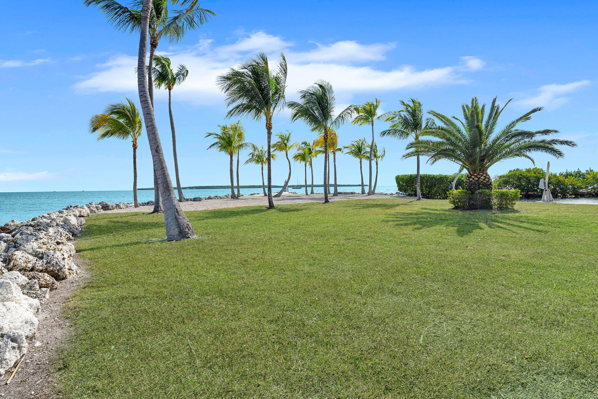 76 Ocean Drive Key Largo, FL 33037 - Photo 8 of 59 Expansive Backyard