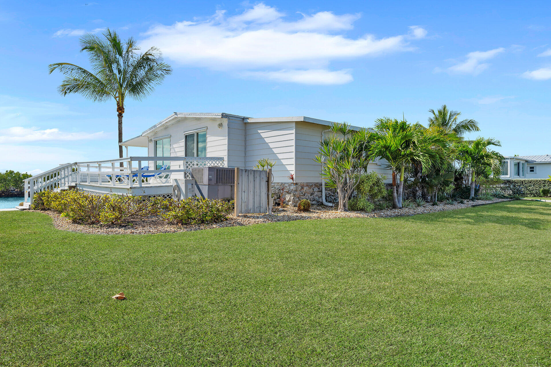 76 Ocean Drive Key Largo, FL 33037 - Photo 9 of 59 Back of home