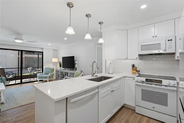 $799,000 | 845 East Gulf Drive, Unit 121, Sanibel, FL 33957