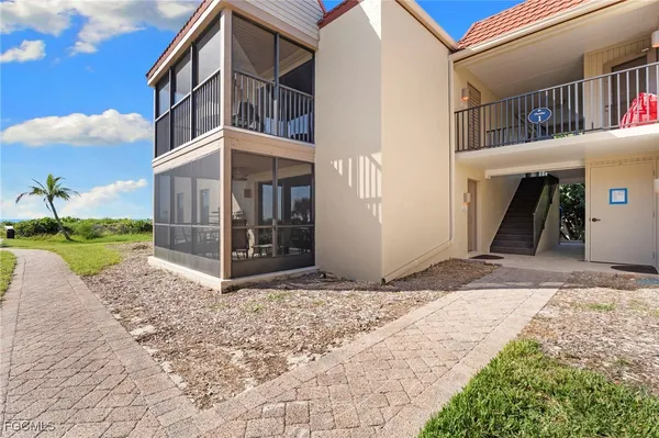 $799,000 | 845 East Gulf Drive, Unit 121, Sanibel, FL 33957