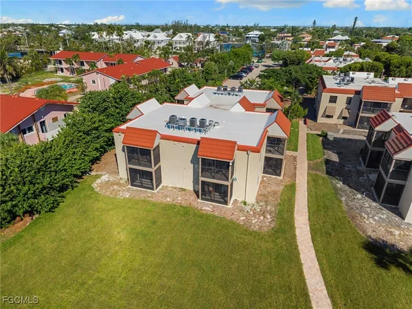 $799,000 | 845 East Gulf Drive, Unit 121, Sanibel, FL 33957