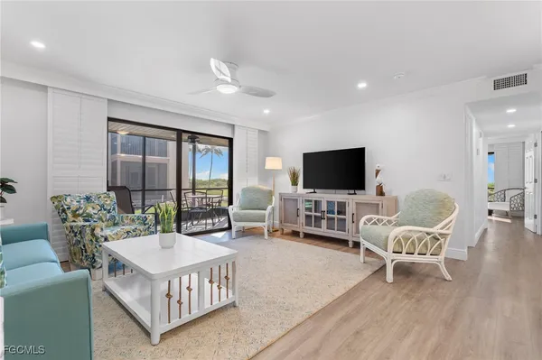 $799,000 | 845 East Gulf Drive, Unit 121, Sanibel, FL 33957