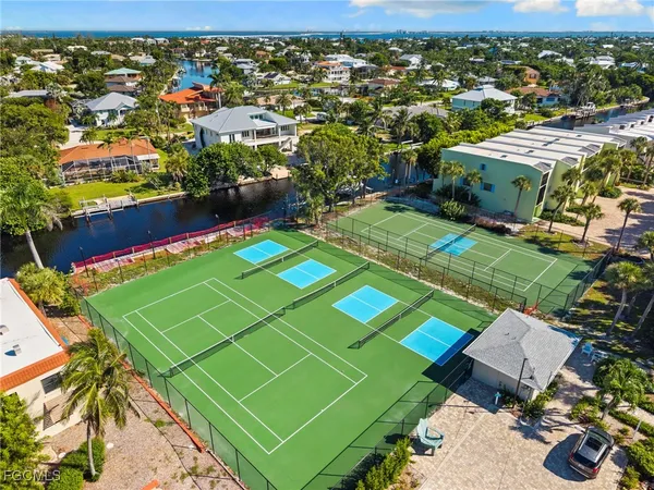 $799,000 | 845 East Gulf Drive, Unit 121, Sanibel, FL 33957