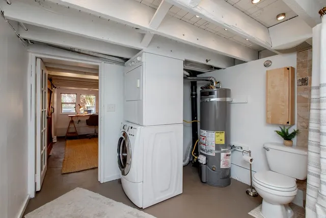 a view of a room with an empty space