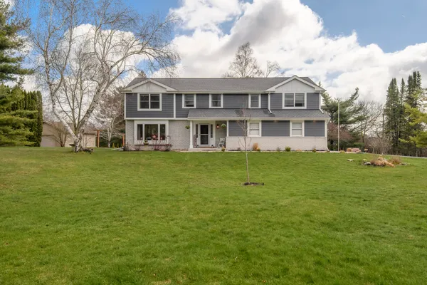 $725,000 | W301S3618 Snowdon Drive, Genesee, WI 53189