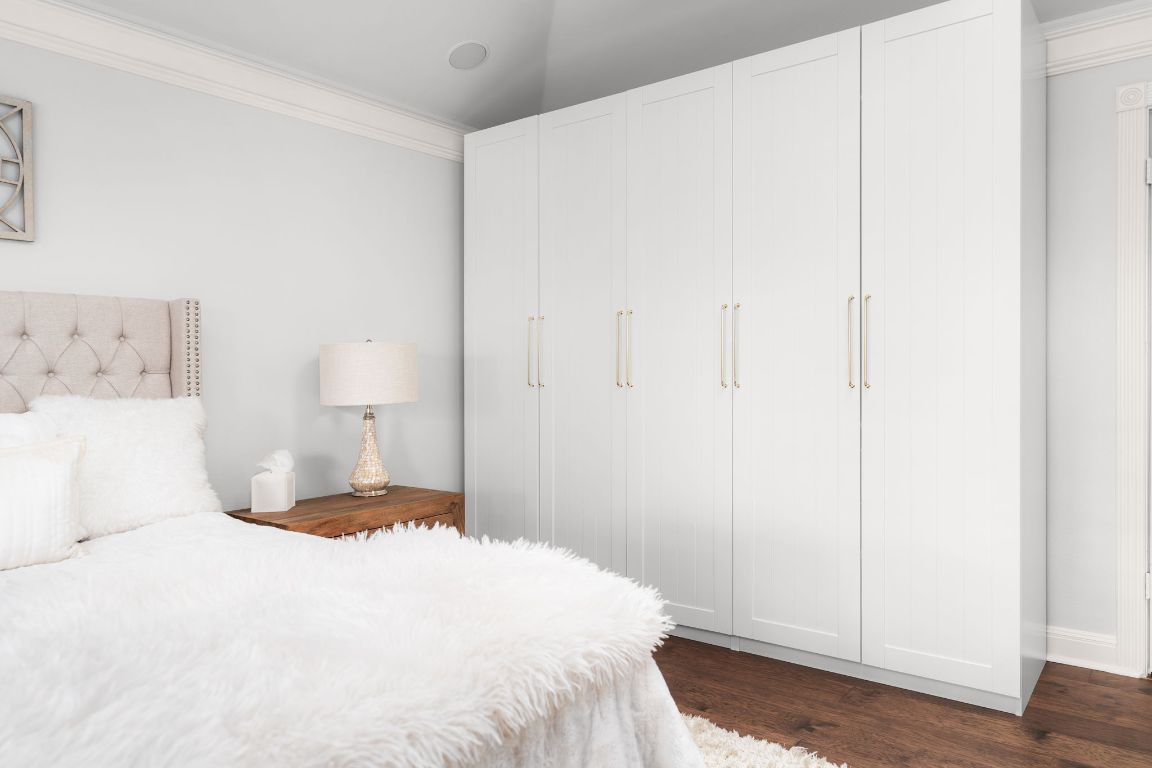 10218 Braemar Drive Austin, TX 78747 - Photo 17 of 34 Bedroom with crown molding and dark wood finished floors