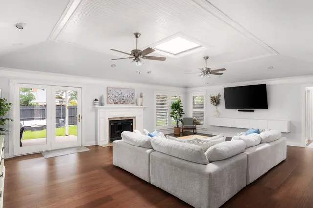 $785,000 | 10218 Braemar Drive, Austin, TX 78747