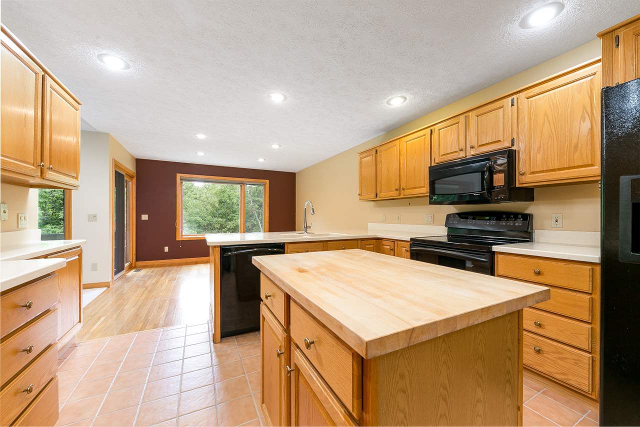 6666 Mission Ridge Traverse City, MI 49686 - Photo 12 of 29 1866730-11.JPG