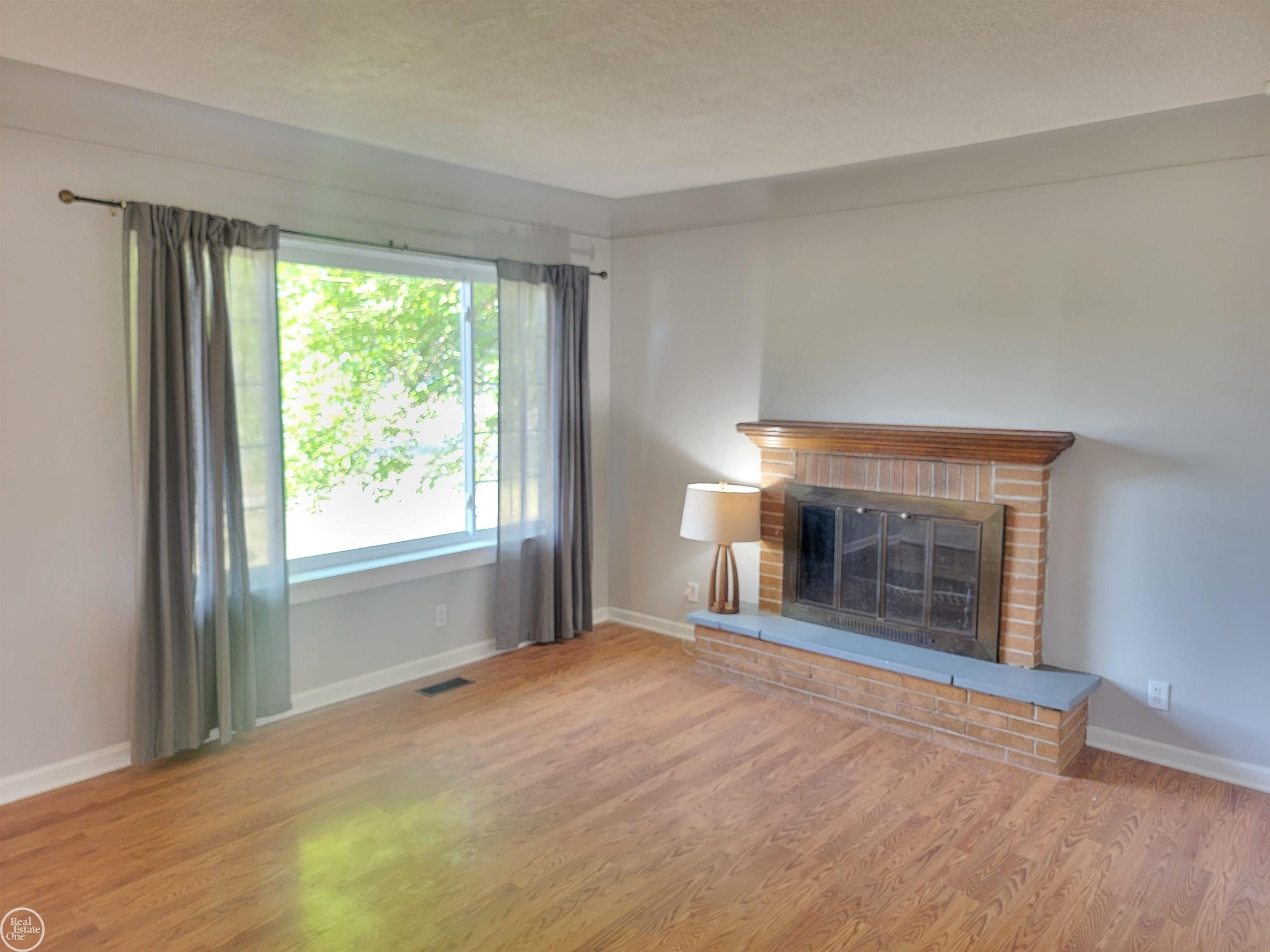 12531 Common Road Warren, MI 48093 - Photo 6 of 17
