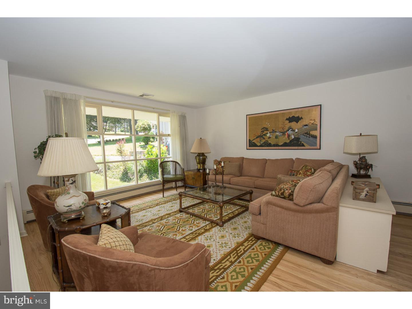 210 James Road Broomall, PA 19008 - Photo 2 of 25 Living Room