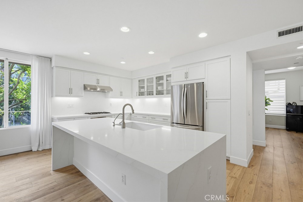 587 Rockefeller Irvine, CA 92612 - Photo 14 of 61