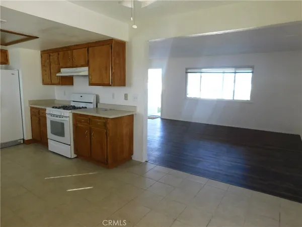 $1,800 | 9236 Bay, California City, CA 93505
