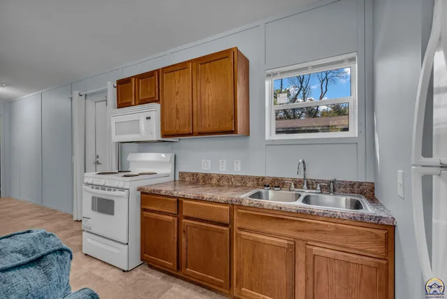 $40,000 | 149 Southeast Willow Way Street, Topeka, KS 66609