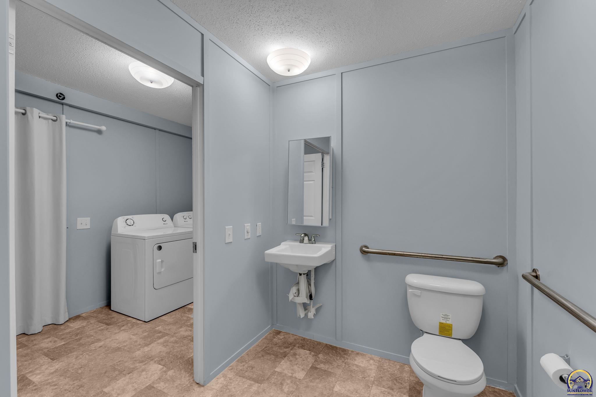 149 Southeast Willow Way Street Topeka, KS 66609 - Photo 15 of 25