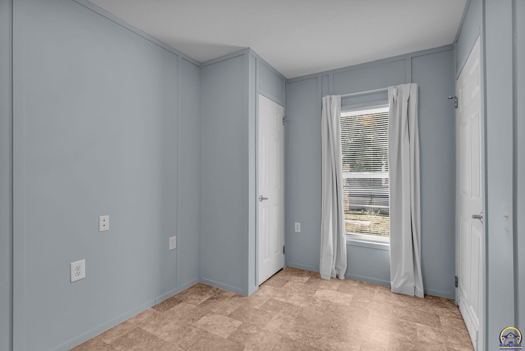 149 Southeast Willow Way Street Topeka, KS 66609 - Photo 17 of 25