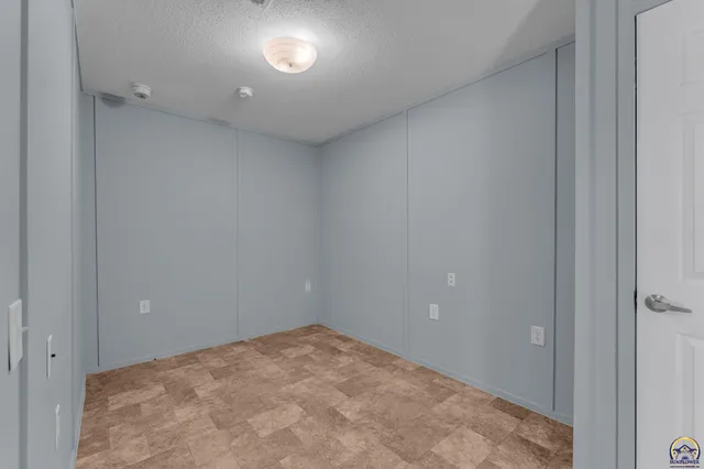 $40,000 | 149 Southeast Willow Way Street, Topeka, KS 66609