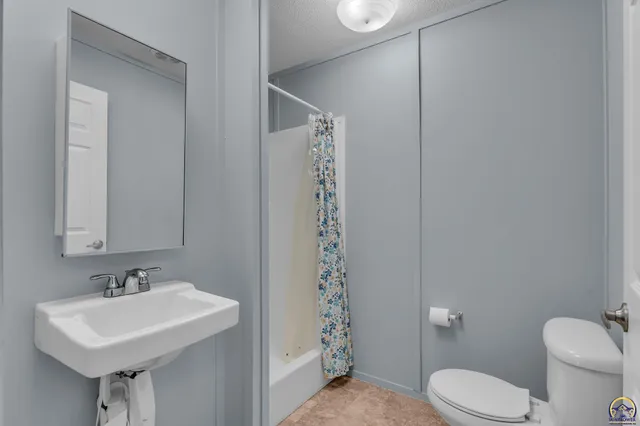 $40,000 | 149 Southeast Willow Way Street, Topeka, KS 66609