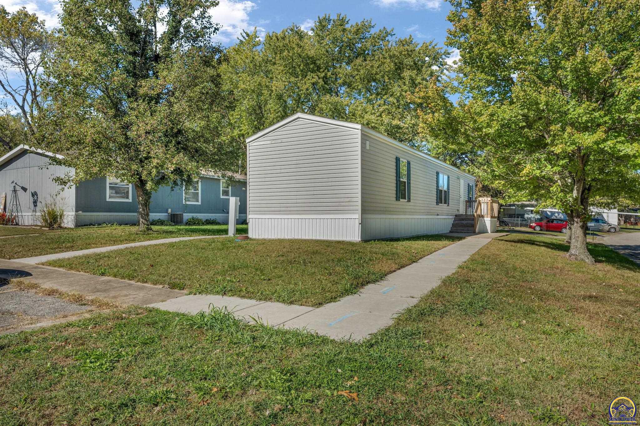 149 Southeast Willow Way Street Topeka, KS 66609 - Photo 5 of 25