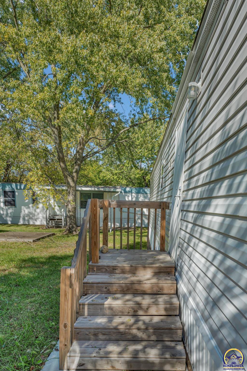 149 Southeast Willow Way Street Topeka, KS 66609 - Photo 6 of 25