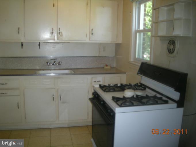 5012 Edgewood Road College Park, MD 20740 - Photo 1 of 3 Kitchen