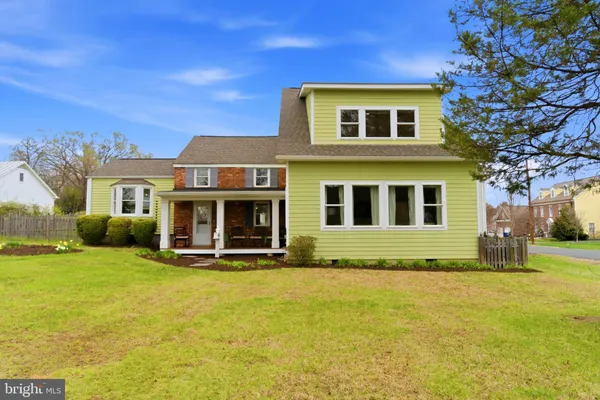 $950,000 | 720 Park Avenue, Herndon, VA 20170