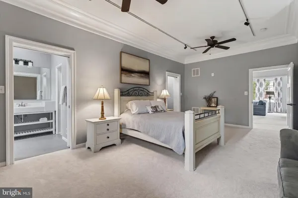 $950,000 | 720 Park Avenue, Herndon, VA 20170