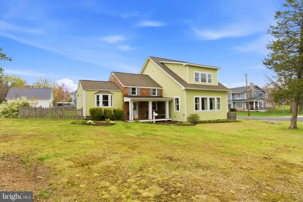 $950,000 | 720 Park Avenue, Herndon, VA 20170