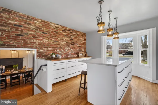 $950,000 | 720 Park Avenue, Herndon, VA 20170