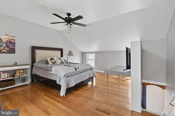$950,000 | 720 Park Avenue, Herndon, VA 20170