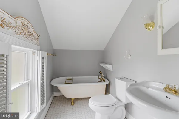 $950,000 | 720 Park Avenue, Herndon, VA 20170