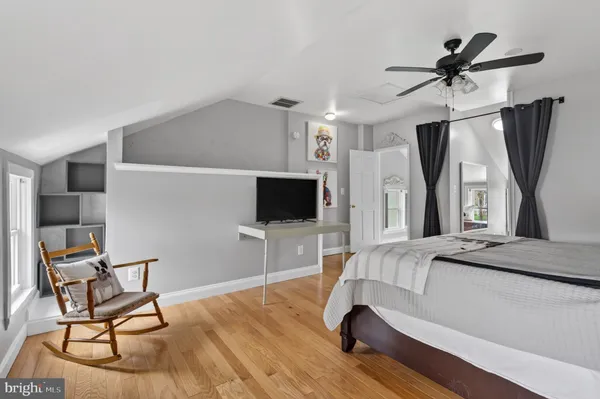 $950,000 | 720 Park Avenue, Herndon, VA 20170