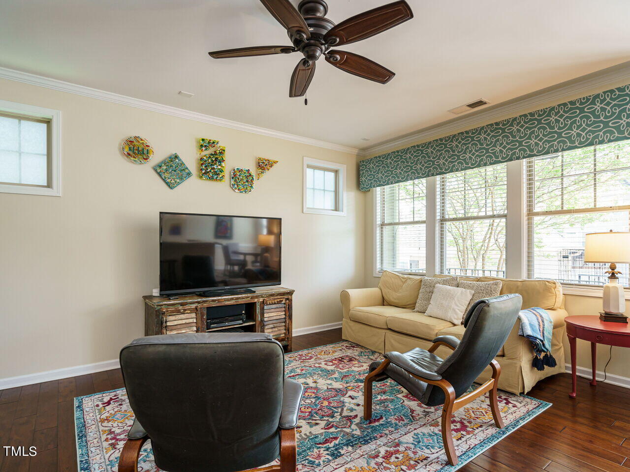 1548 Crafton Way Raleigh, NC 27607 - Photo 5 of 30 Living Room