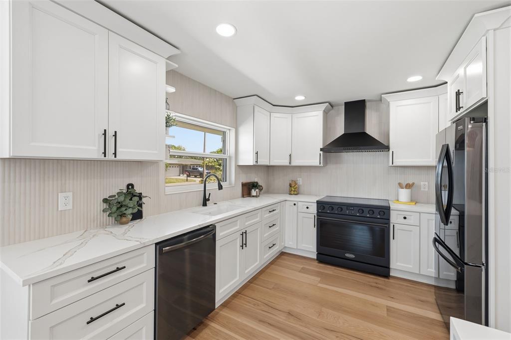 2310 Harrison Drive Dunedin, FL 34698 - Photo 9 of 46