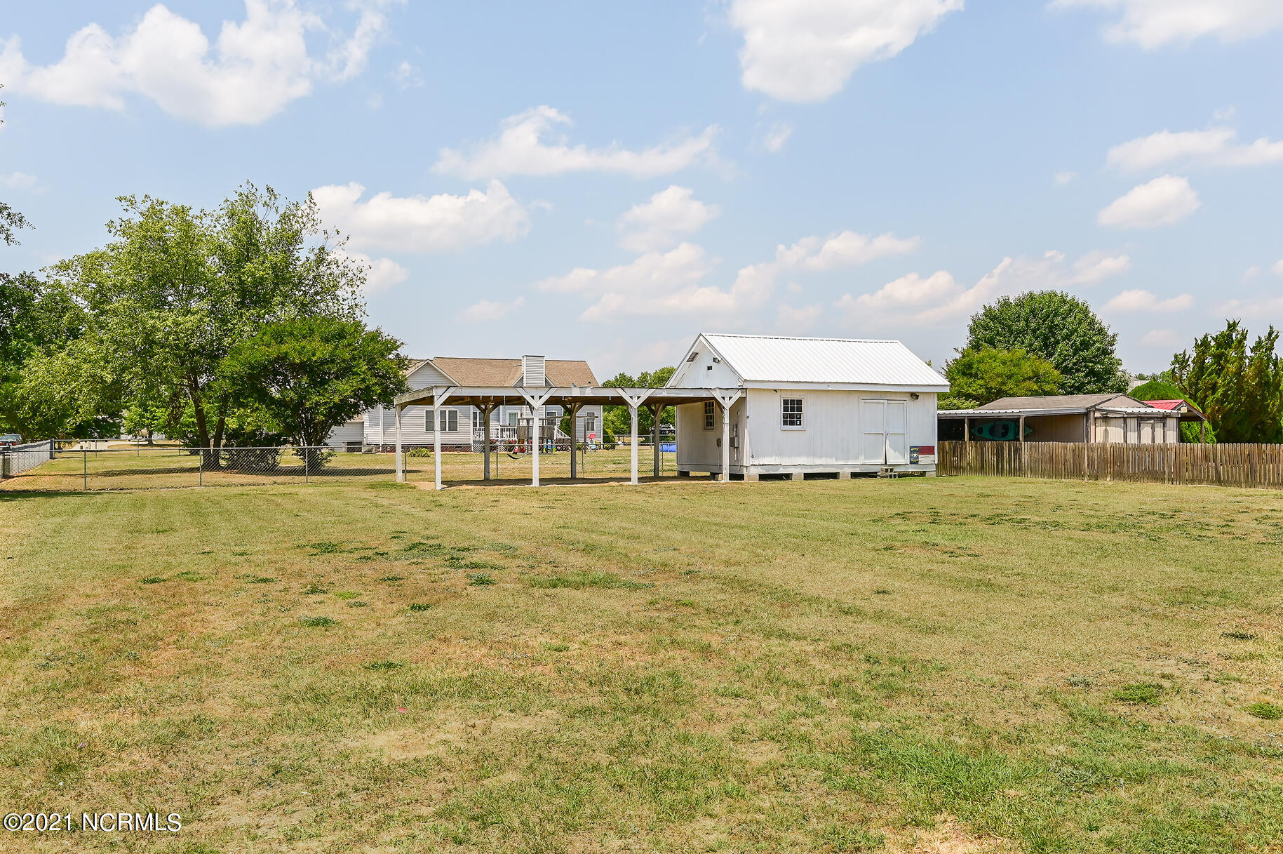 1380 Tucker Road Grimesland, NC 27837 - Photo 5 of 40 LARGE workshop