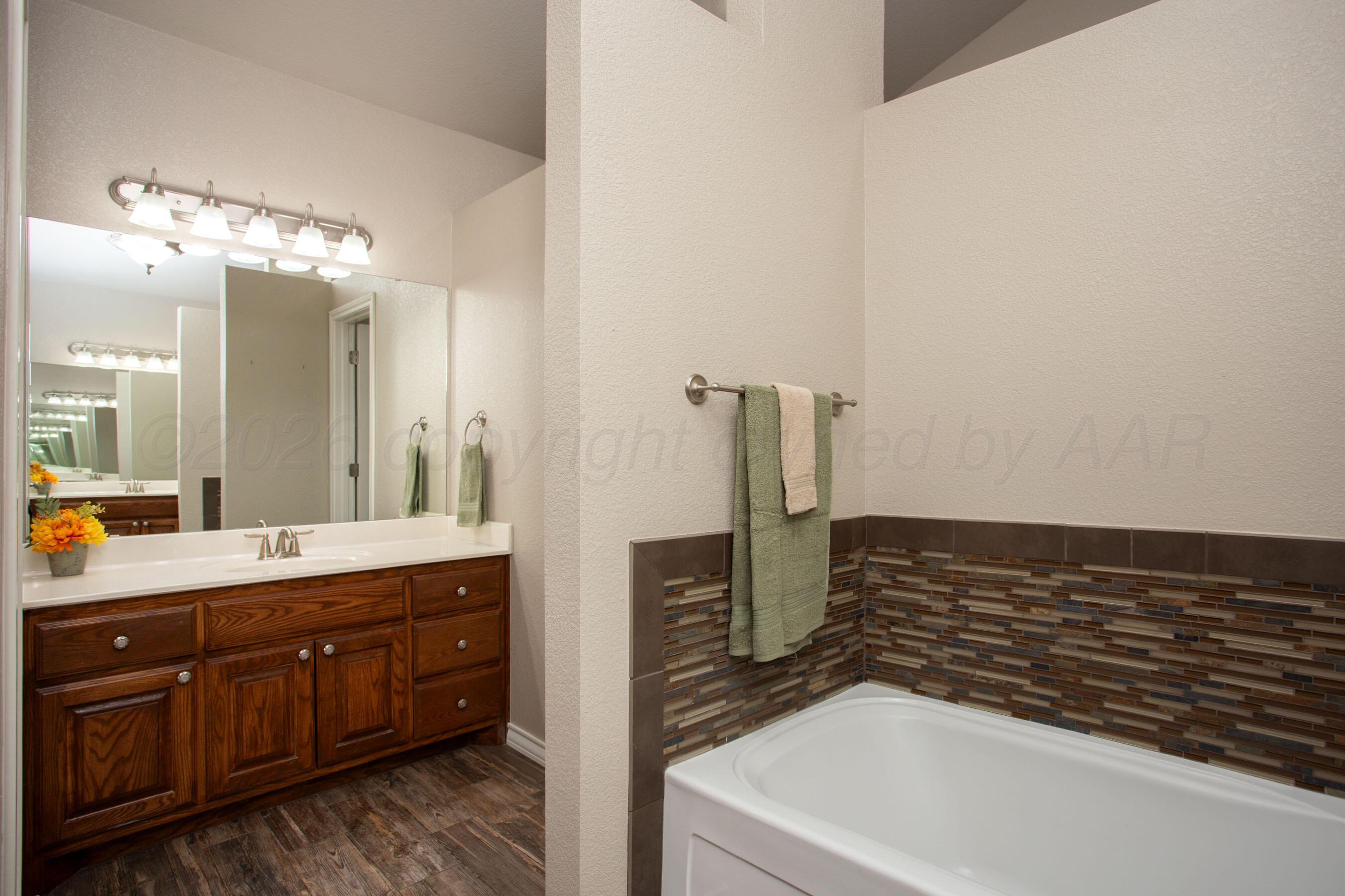 18400 Sundancer Lane Bushland, TX 79124 - Photo 19 of 60 Primary Bathroom