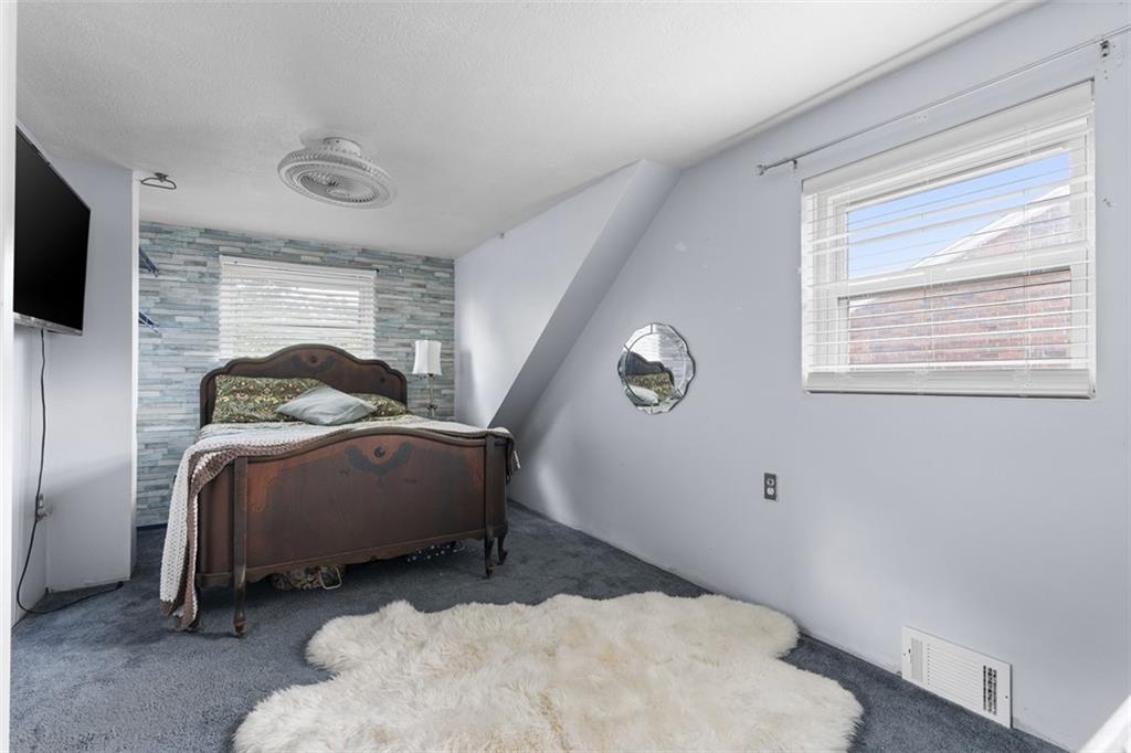 920 Mifflinridge Road Pittsburgh, PA 15207 - Photo 25 of 34 Lots of light with two windows!
