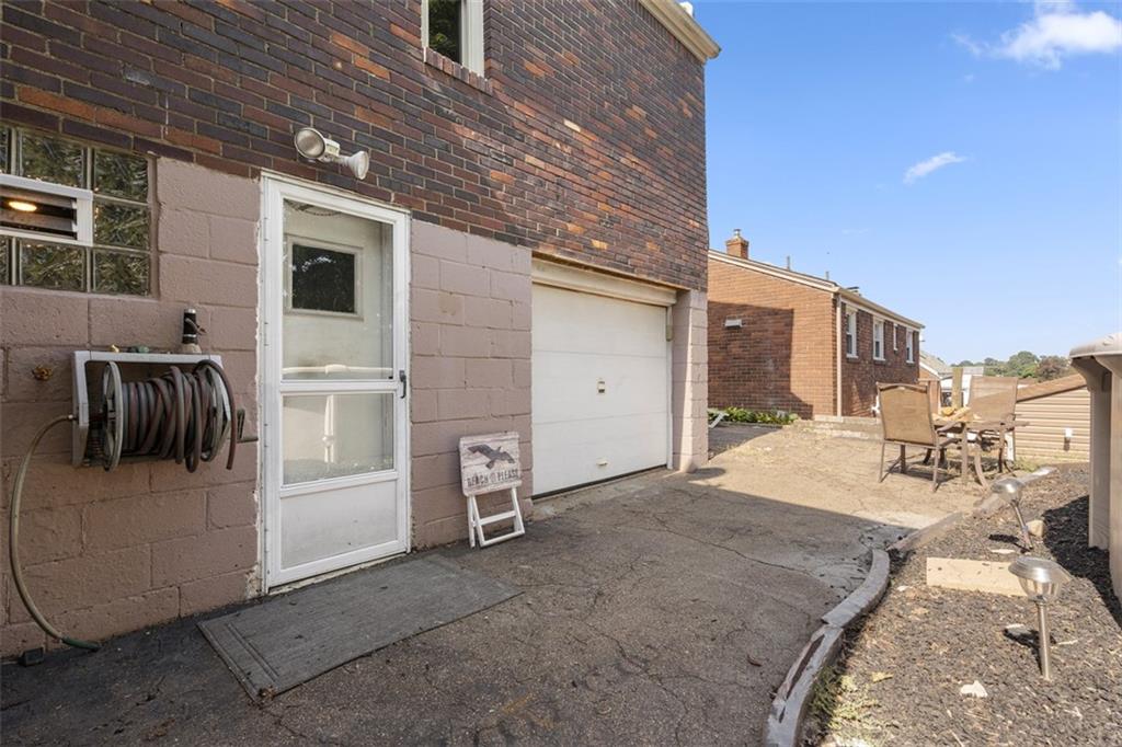 920 Mifflinridge Road Pittsburgh, PA 15207 - Photo 30 of 34 Walk out basement is convenient!