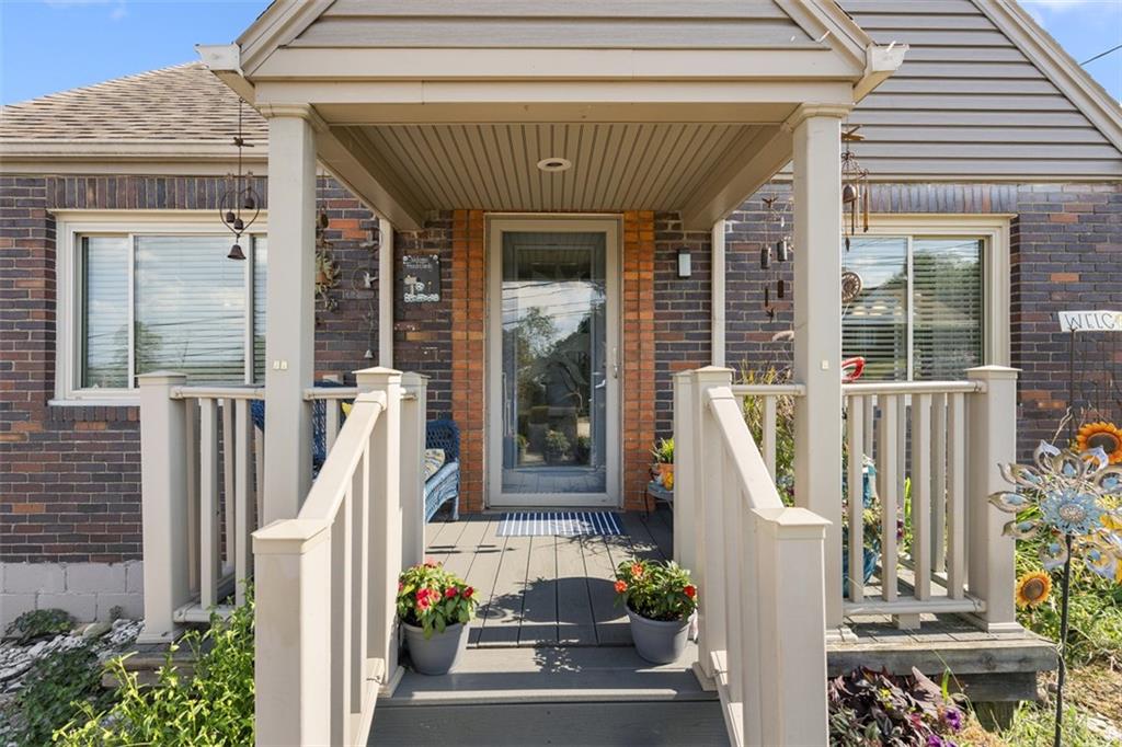 920 Mifflinridge Road Pittsburgh, PA 15207 - Photo 3 of 34 Relax on your covered front porch!