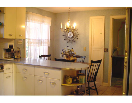 24 Pondview Drive Springfield, MA 01118 - Photo 7 of 22 Gallery Image 7