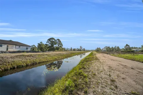 $329,990 | 1109 Edgewood Street East, Lehigh Acres, FL 33974
