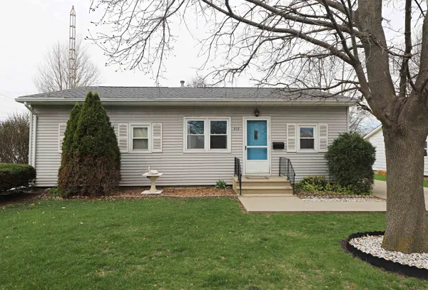 $168,300 | 312 South Brady Street, Corunna, MI 48817