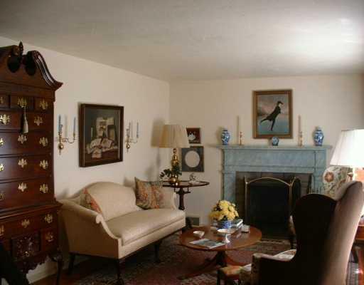 4722 Old Boston Road Whitehall, PA 15227 - Photo 2 of 8 Living Room.