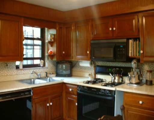 4722 Old Boston Road Whitehall, PA 15227 - Photo 4 of 8 Kitchen.