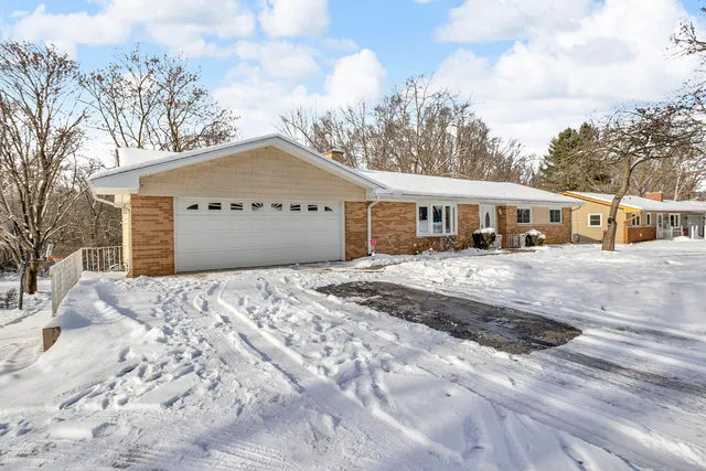 $340,000 | 3352 Reynolds Road, Jackson, MI 49201
