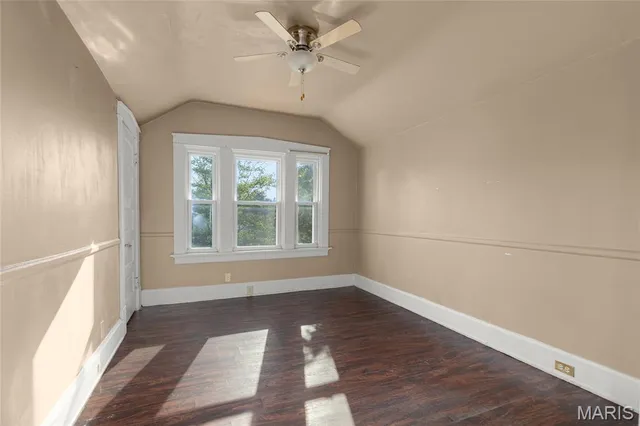 $1,350 | 7507 Liberty Avenue, University City, MO 63130