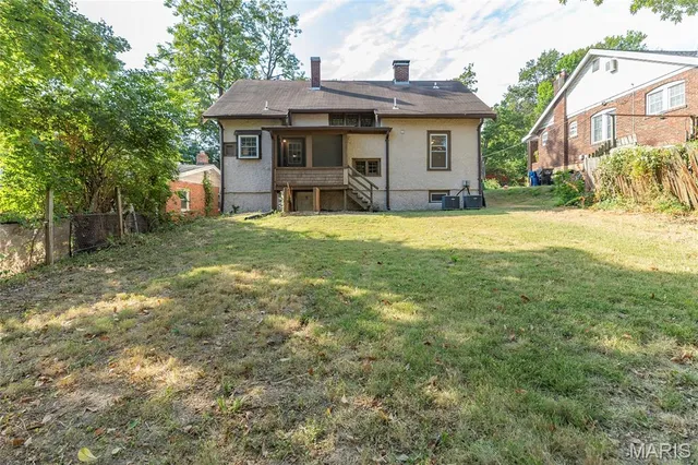 $1,350 | 7507 Liberty Avenue, University City, MO 63130