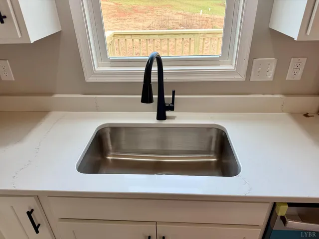 $309,000 | 615 Oakleigh Avenue, Appomattox, VA 24522