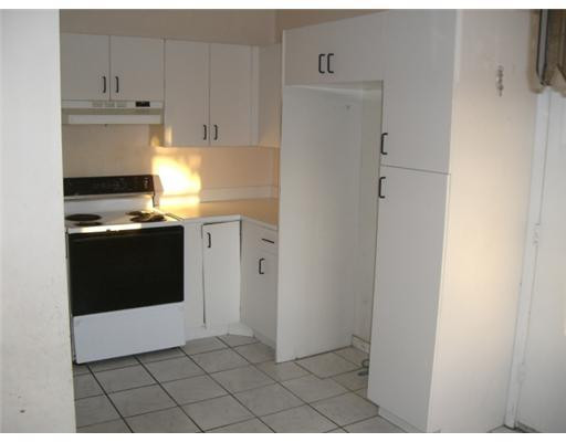 10592 Boca Entrada Boulevard, Unit 115 Boca Raton, FL 33428 - Photo 6 of 14 Kitchen